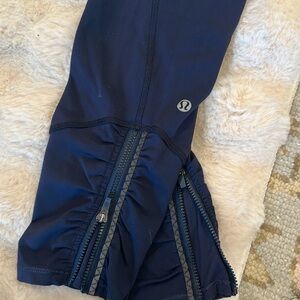 Lululemon run crops size 6